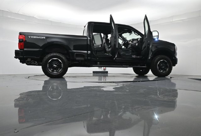 New 2026 Ford F250 Platinum w/ Tremor Off-Road Package AWD/4WD image 54