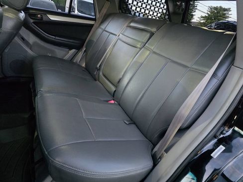 Used 2004 Toyota 4Runner SR5 AWD/4WD image 33