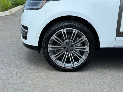 Certified 2025 Land Rover Range Rover Long Wheelbase SE AWD/4WD image 9