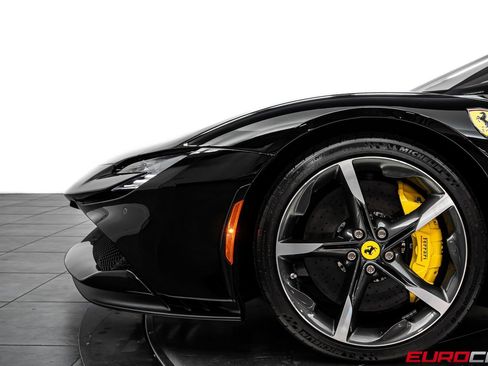 Used 2024 Ferrari SF90 Spider image 19