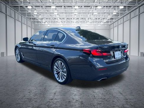 Used 2022 BMW 530i w/ Convenience Package RWD image 5