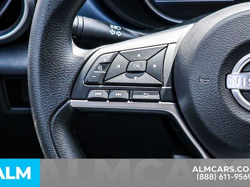 Used 2025 Nissan Versa SV w/ Trunk Package image 28