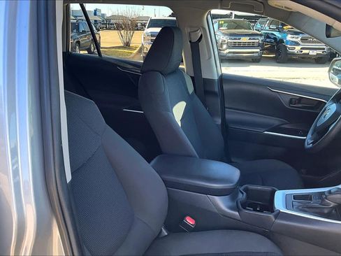 Used 2024 Toyota RAV4 LE image 10