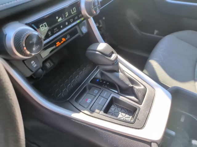 Used 2024 Toyota RAV4 XLE FWD image 20