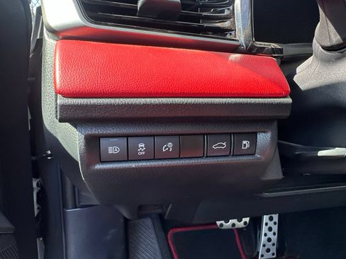 Used 2025 Toyota Camry XSE FWD image 5
