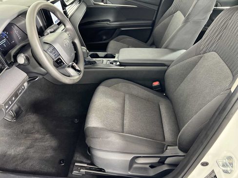 Used 2025 Toyota Camry LE FWD image 8