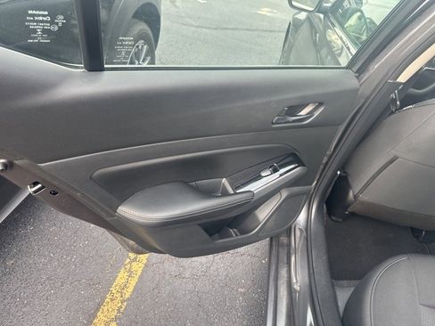 Used 2023 Nissan Altima 2.5 SV image 18