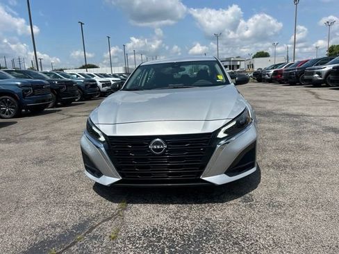 Used 2024 Nissan Altima 2.5 SV FWD image 8