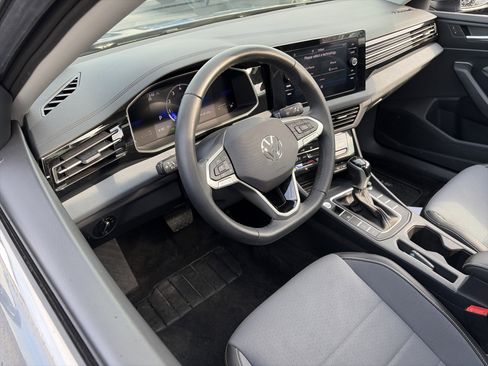 New 2025 Volkswagen Jetta SE image 11