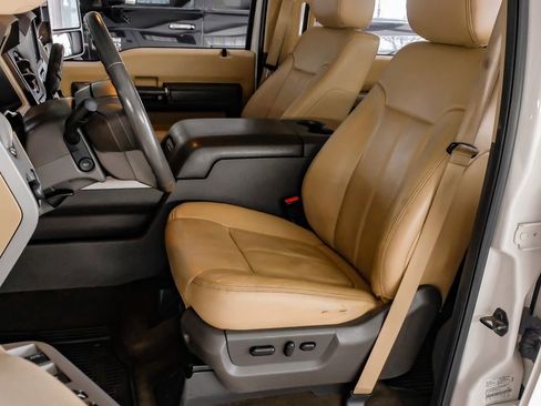 Used 2016 Ford F250 Lariat w/ Lariat Interior Package image 29