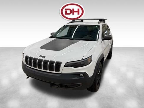 Used 2019 Jeep Cherokee Trailhawk w/ Cold Weather Group image 9