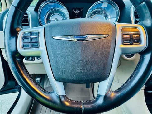 Used 2012 Chrysler 300 Limited RWD image 29