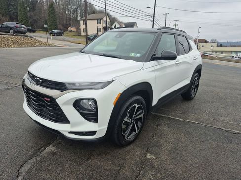 Used 2022 Chevrolet TrailBlazer RS w/ Sun and Liftgate Package image 11