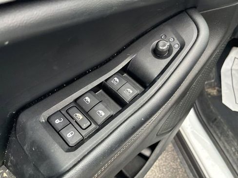 Used 2023 Jeep Grand Cherokee L Limited RWD image 10
