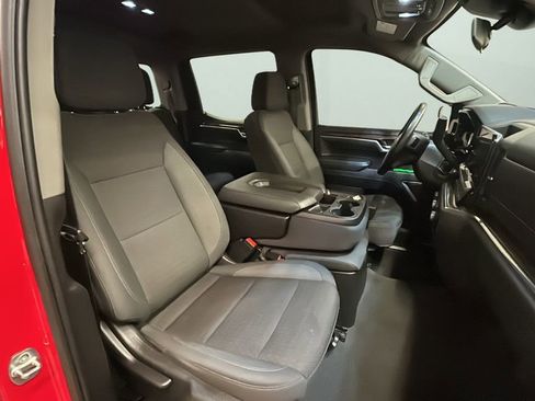 Used 2025 Chevrolet Silverado 1500 LT image 9