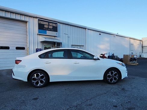 Used 2021 Kia Forte LXS image 6