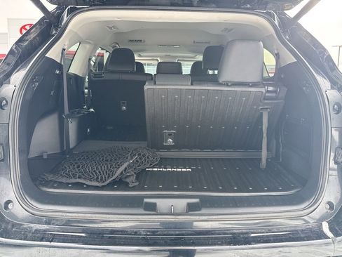 Used 2024 Toyota Highlander XLE image 16