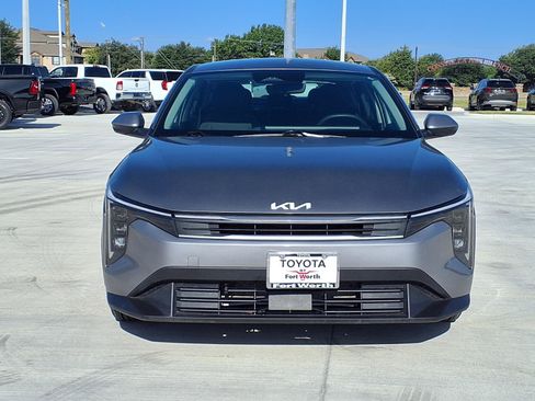Used 2025 Kia K4 FWD image 2