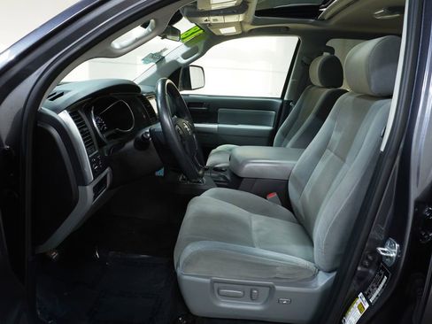 Used 2018 Toyota Sequoia SR5 image 13