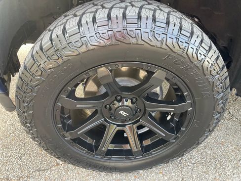 Used 2022 Ford F150 Lariat w/ Equipment Group 502A High image 9