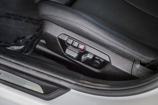 Used 2018 BMW 340i Sedan RWD image 38