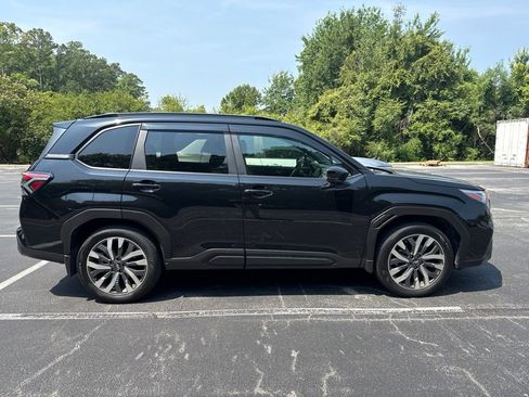 Used 2025 Subaru Forester Touring AWD/4WD image 5