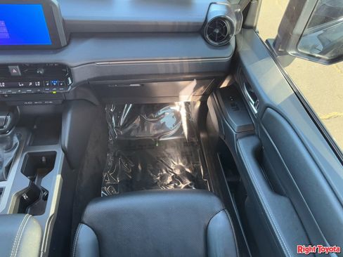 Certified 2024 Toyota Land Cruiser image 18