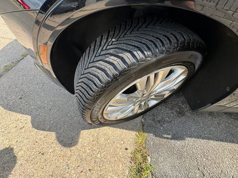 Used 2018 Cadillac XT5 Premium Luxury FWD image 38