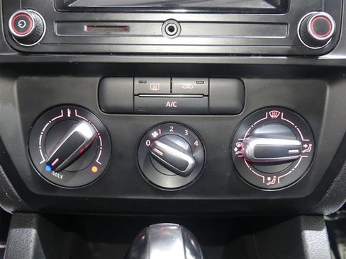 Used 2017 Volkswagen Jetta S image 34