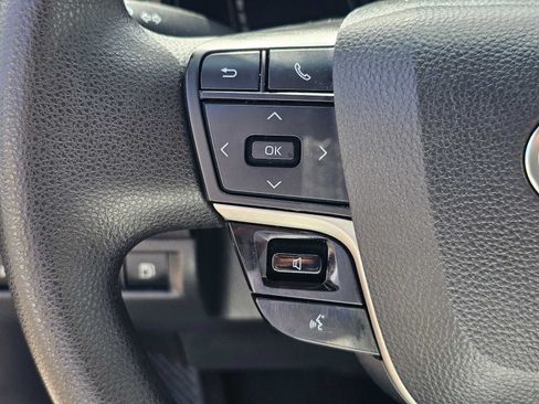 Used 2025 Toyota Camry LE FWD image 28