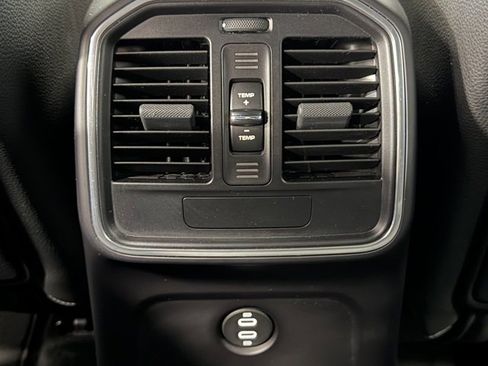 Used 2020 Porsche Macan image 22