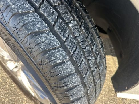 Used 2024 Toyota Sienna XLE image 34