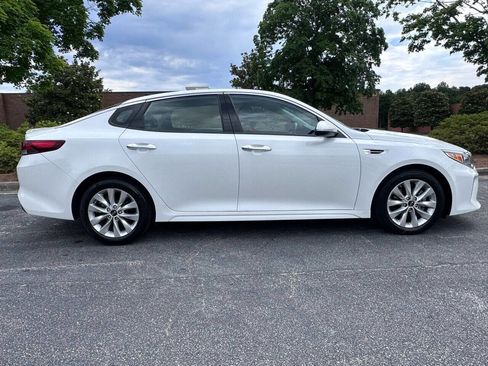 Used 2018 Kia Optima S w/ Panoramic Sunroof Package image 5