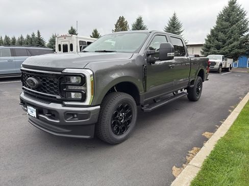 New 2026 Ford F250 XLT w/ XLT Premium Package image 3