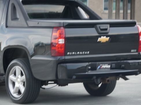 Used 2012 Chevrolet Avalanche LT w/ All-Star Edition image 17