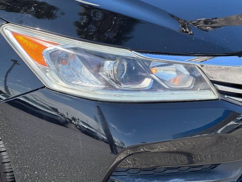 Used 2017 Honda Accord LX image 12