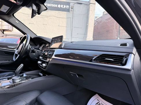 Used 2018 BMW 540i xDrive AWD/4WD image 25