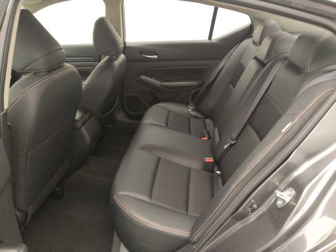 Used 2022 Nissan Altima 2.5 SR FWD image 18