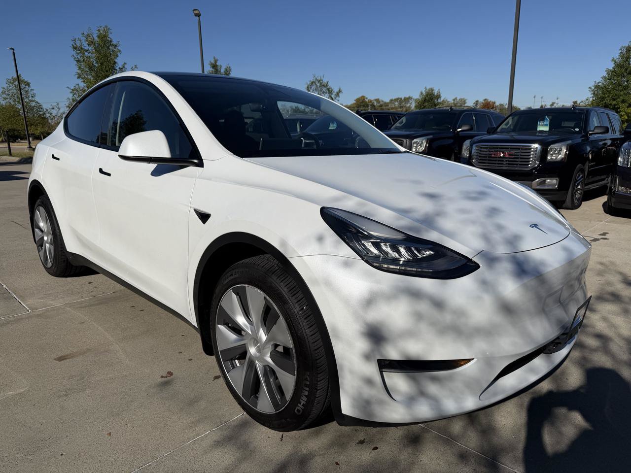 Used 2023 Tesla Model Y Long Range AWD/4WD image 3