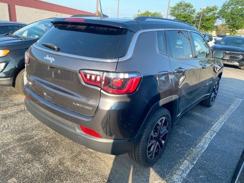 Used 2022 Jeep Compass Limited AWD/4WD image 3