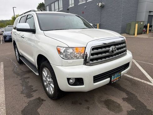 Used 2017 Toyota Sequoia Platinum AWD/4WD image 7