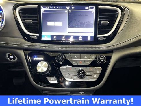 New 2026 Chrysler Pacifica Select AWD/4WD image 21