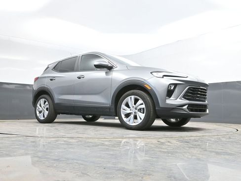 Used 2025 Buick Encore GX Preferred AWD/4WD image 29