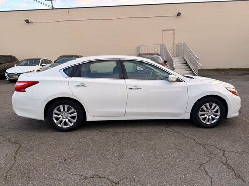 Used 2016 Nissan Altima 2.5 S w/ Power Driver Seat Package image 8