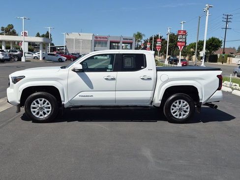 Used 2025 Toyota Tacoma SR5 RWD image 12
