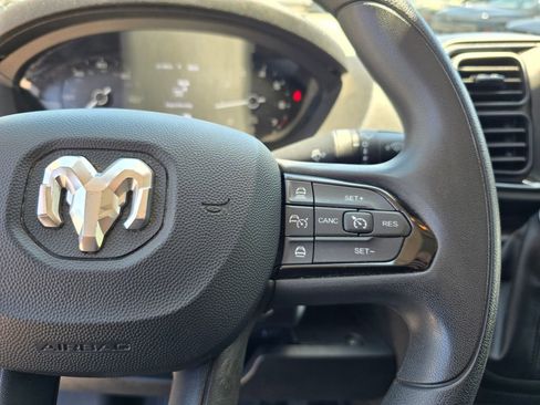 Used 2025 RAM ProMaster 2500 w/ Convenience Group image 20