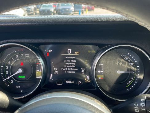 Used 2023 Jeep Wrangler Sahara w/ Cold Weather Group AWD/4WD image 15