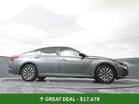Used 2024 Nissan Altima 2.5 SV image 49