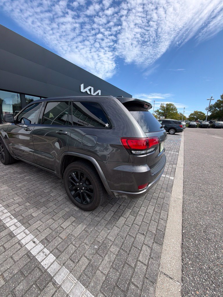 Used 2021 Jeep Grand Cherokee Laredo X RWD image 13