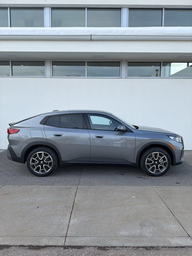 New 2026 BMW X2 xDrive28i w/ Convenience Package AWD/4WD image 4